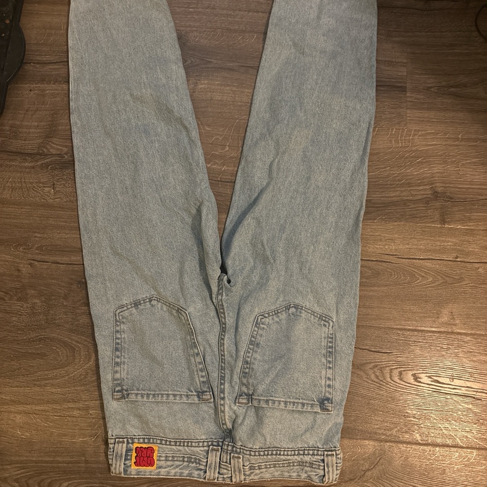 Light Wash Men’s Jeans